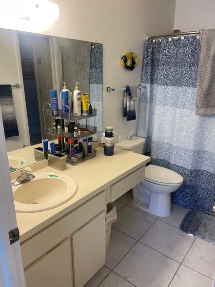 Full Bath - 6424 Spring Flower Dr