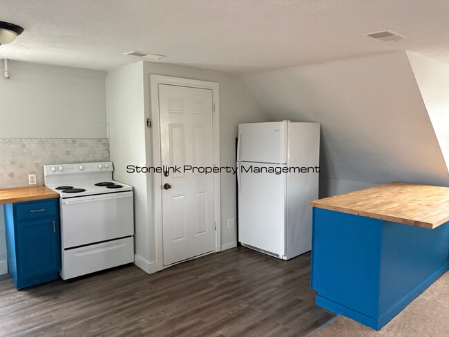 Building Photo - 37 Godfrey St