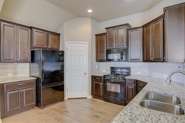 Building Photo - 2005 Alyssas Dr