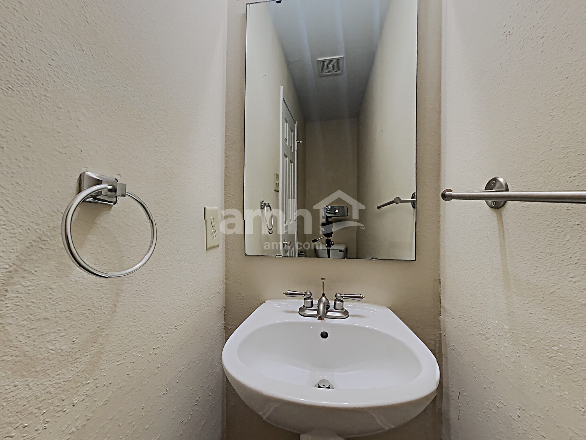 Building Photo - 3118 Hurst St