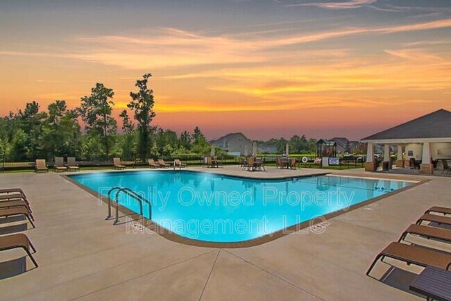 Building Photo - 225 Whirlaway Dr