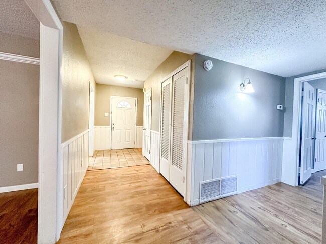 Building Photo - 2301 32nd St