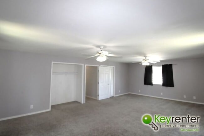 Building Photo - 419 Chaparral Way