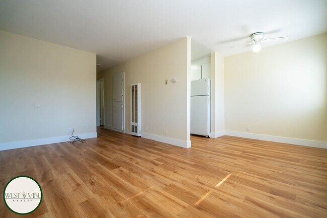 Building Photo - 3196 Pearl Ave