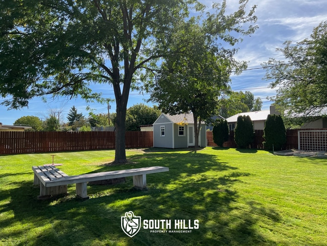 Building Photo - 3bed/2bath w/finished basement, landscaping & Water, Sewer, Trash Included, RV Parking