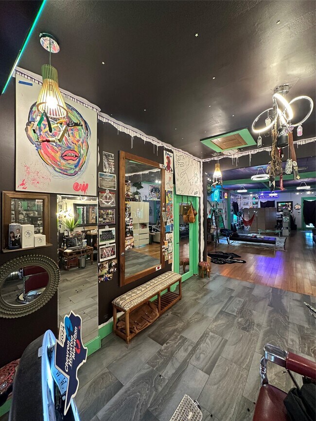 Building Photo - 304 Lockwood Dr