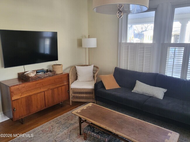 Building Photo - 80 Heck Ave