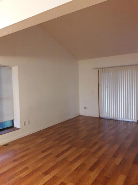 Building Photo - 2760 W 86th Ave