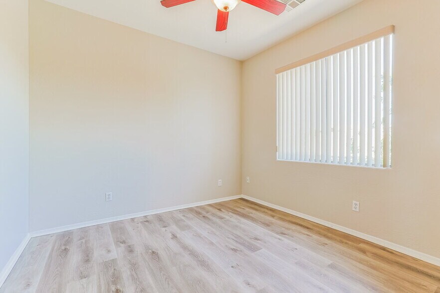 Building Photo - 125 N 22nd Pl