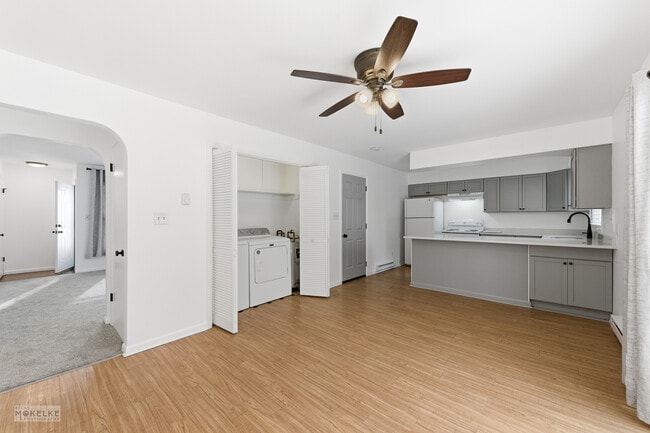 Building Photo - 105 W Somonauk St