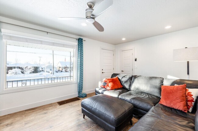 Building Photo - Updated and Bright Home with Yard