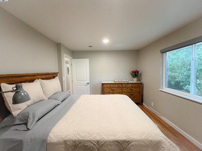 Building Photo - 148 Ascot Ct