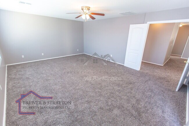 Building Photo - 6427 S 71st Dr