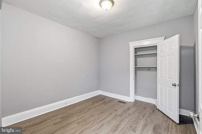 Building Photo - 1711 Ashburton St