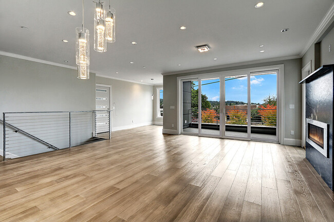 Dinning Room - 216 5th Ave