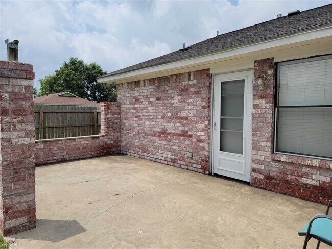 Building Photo - 3 br, 2 bath House - 3900 Windwood Cir