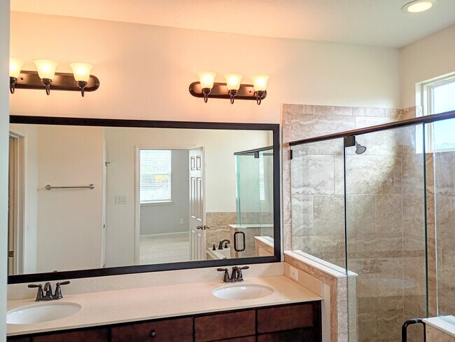 Building Photo - 112 Goldenrod Lake Dr