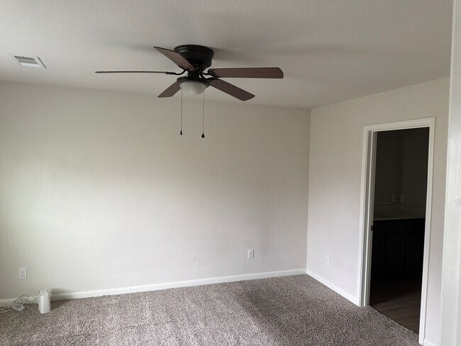Building Photo - 4247 Possumhaw Dr