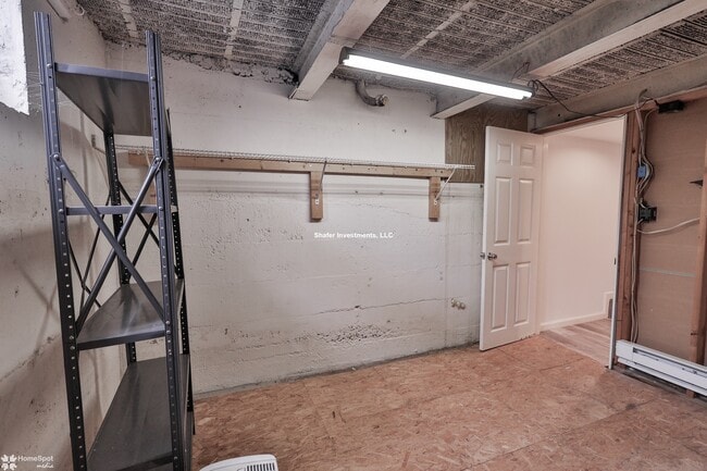 Building Photo - 1612 Center St