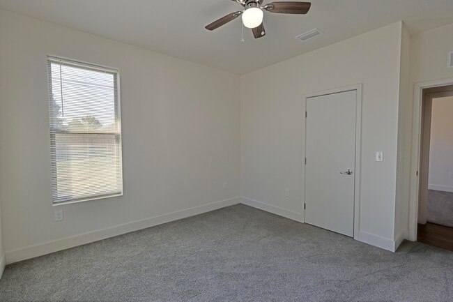 Building Photo - 7580 E Bay Blvd
