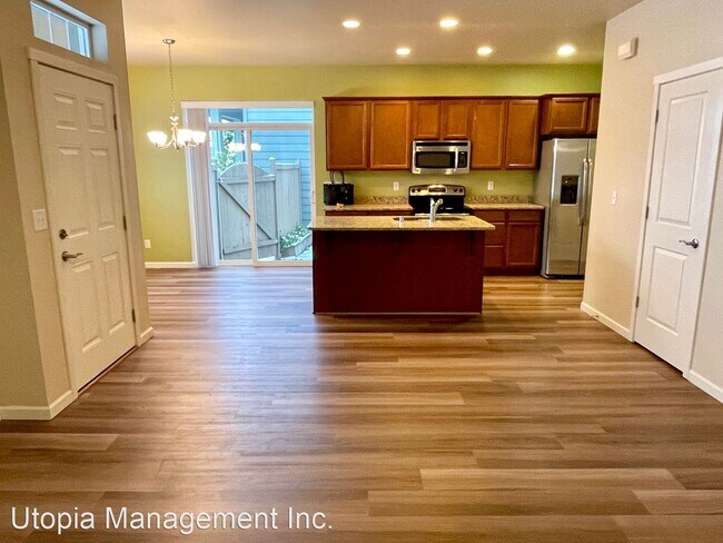 Building Photo - 3 br, 2.5 bath House - 353 Holland Ave.