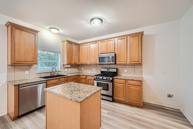 Building Photo - 20840 Silverbell Ln