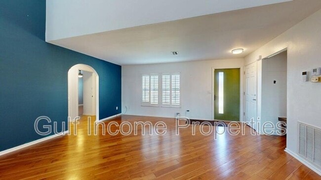 Building Photo - 354 5th St Ct E