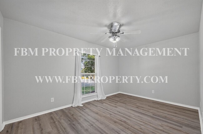 Building Photo - 407 Woodhurst Dr