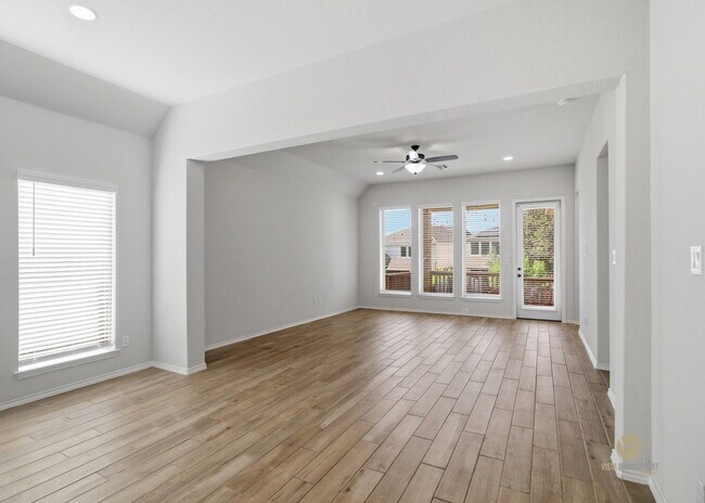 Building Photo - "Spacious 4-Bedroom Sanctuary in San Antonio - 1996 Sq Ft of Comfort and Style!"