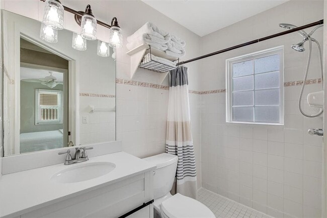 Building Photo - 301 S Central Ave