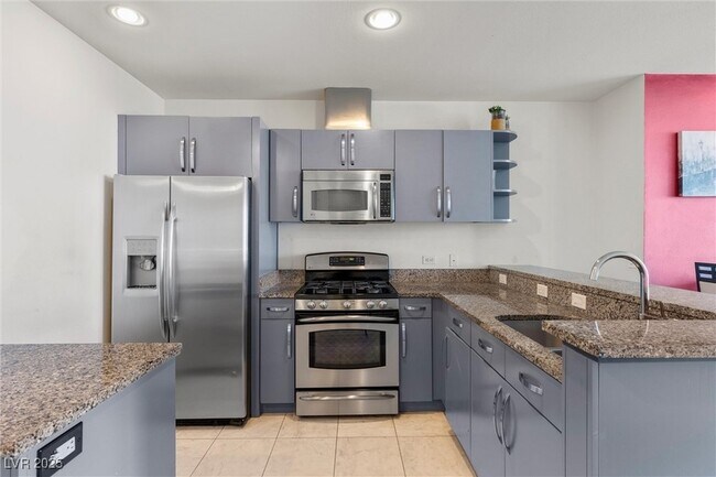 Building Photo - 4575 Dean Martin Dr
