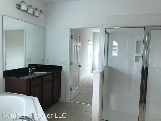 Building Photo - 6 br, 4 bath House - 752 Caterpillar Run