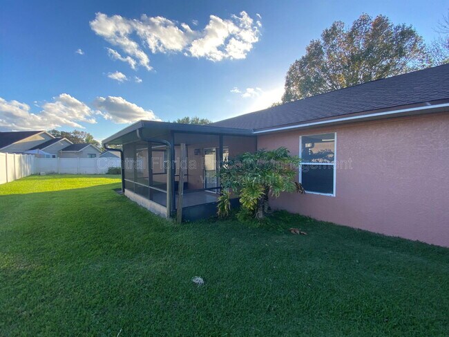 Building Photo - 11195 Cypress Leaf Dr