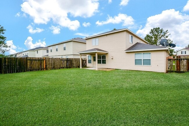 Building Photo - 18326 Thicket Grove Rd