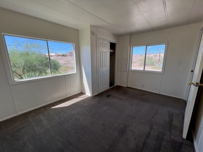 Building Photo - 1288 Pima Way