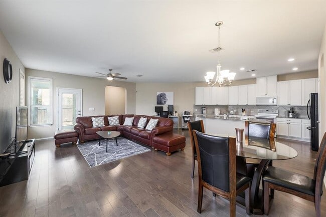 Building Photo - 6300 Garden Rose Path