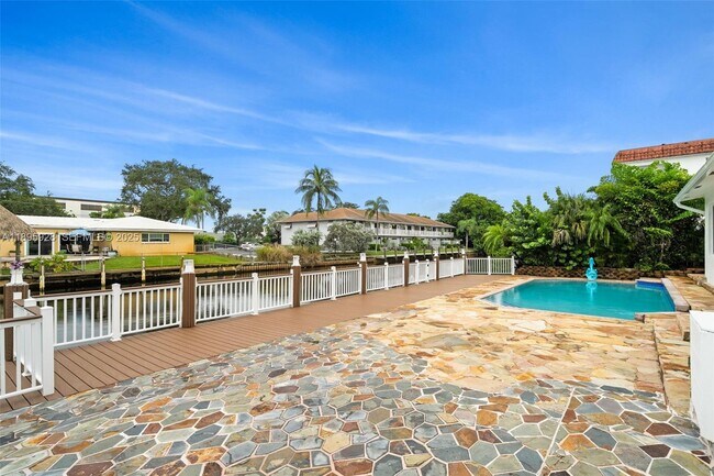 Building Photo - 1412 NE 53rd Ct