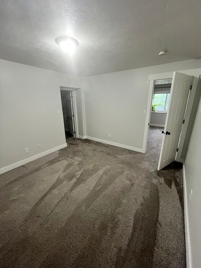 Building Photo - 14127 Adobe School Dr