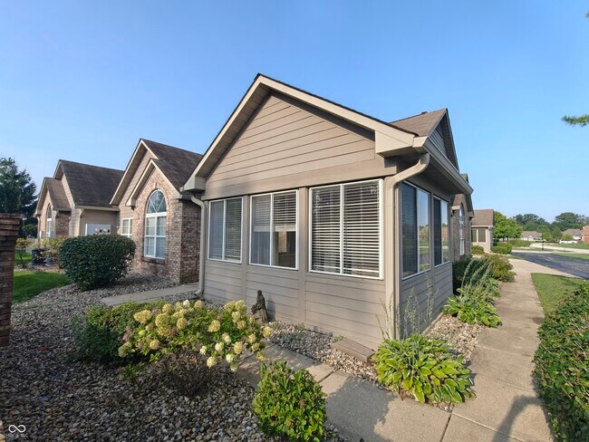 Building Photo - 2392 Steeple Chase