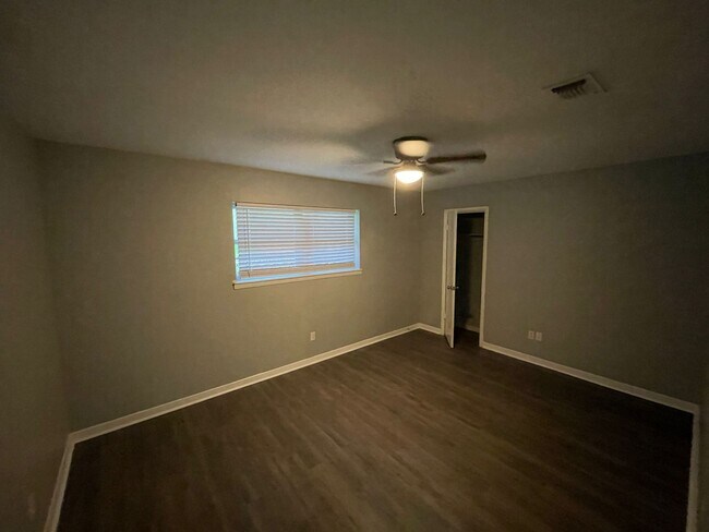 Building Photo - 6172 Whitman Ave