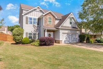 Building Photo - Spacious 4 Bedroom Home in Auburn