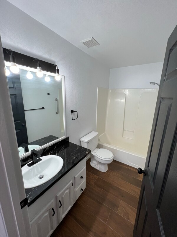 Building Photo - 1041 Deena Way