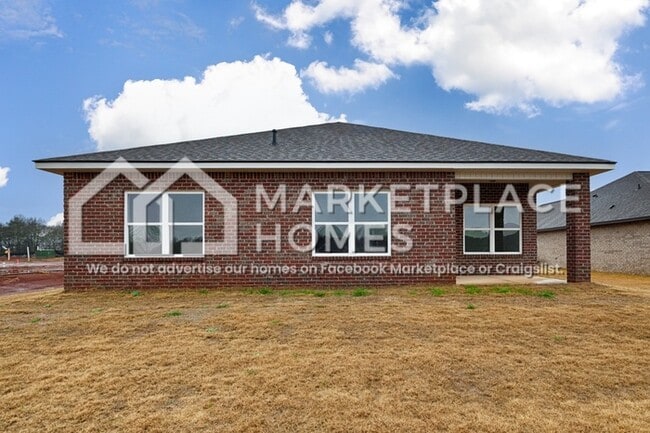 Building Photo - 14138 Nursery Dr