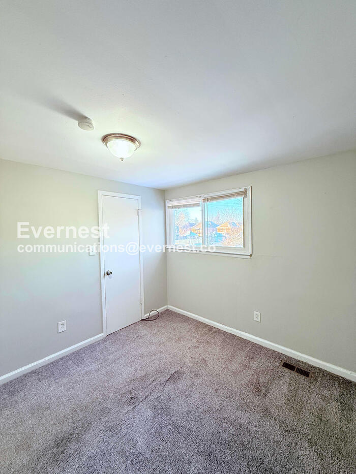 Building Photo - 14504 St Marys St