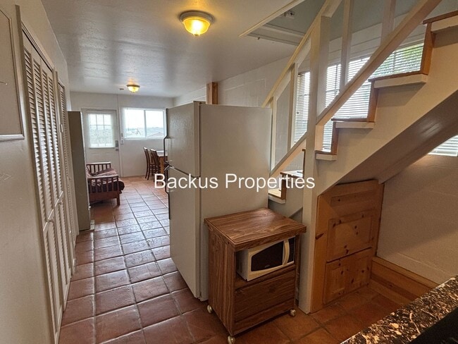 Building Photo - Wonderful furnished loft in upper Seaside