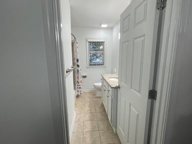 Building Photo - 3320 Central Ave