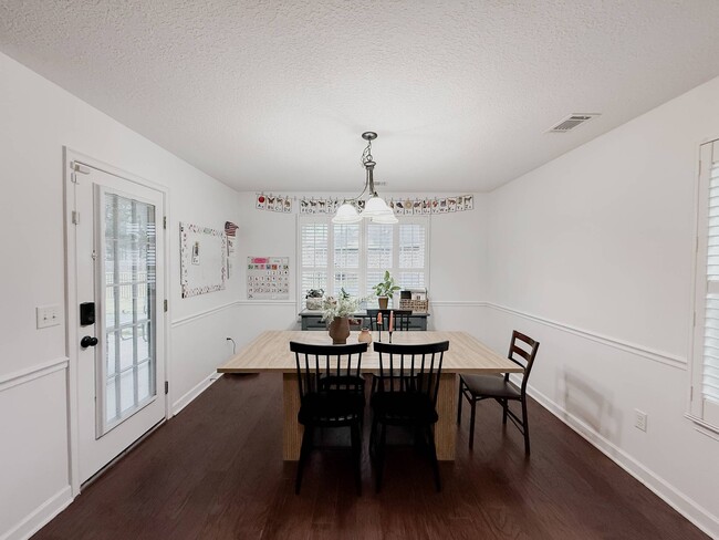 Building Photo - 151 Manchester Ct