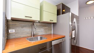 Building Photo - 6171 N Sheridan Rd