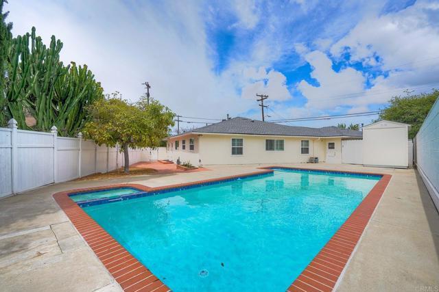 Building Photo - 2511 Meadow Lark Dr
