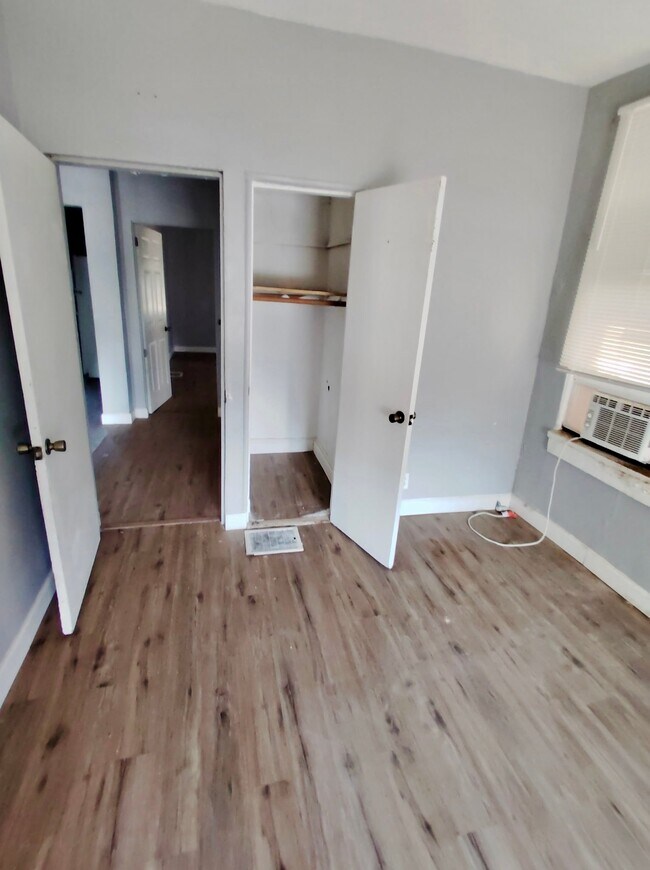 Building Photo - 4021 Green Lea Pl